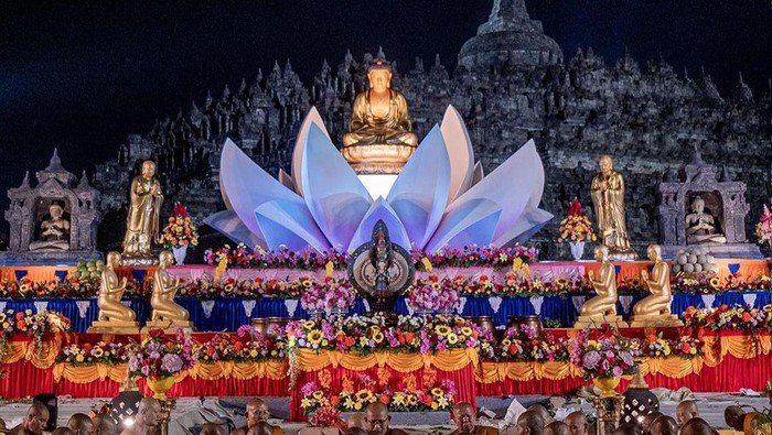 Intip 7 Tradisi Perayaan Waisak dari Berbagai Negara di Dunia, Indonesia Ada Pelepasan Lampion!