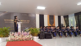 Anita Tanjung Hadiri Wisuda SMA CT Arsa Deli Serdang