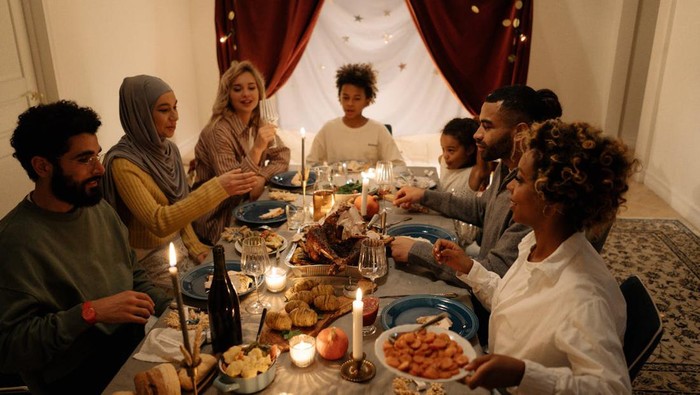 Sampai Jam Berapa Batas Makan Malam yang Tepat Menurut Ahli? Ketahui Jawabannya di Sini...