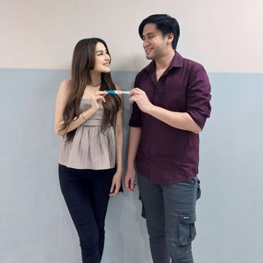 Kevin Aprilio Umumkan Kehamilan Istri usai Penantian 4 Tahun