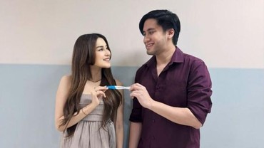 Kevin Aprilio Umumkan Kehamilan Istri usai Penantian 4 Tahun