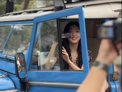 Foto Kim Go Eun 'Exhuma' Jalan-jalan di Garut Jadi Sorotan, Melokal Banget