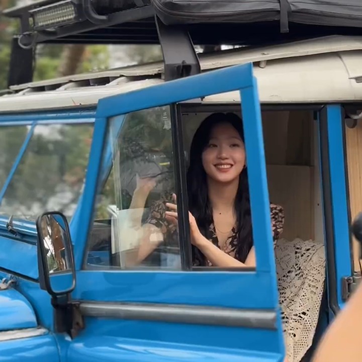 <p>Bintang Korea Selatan Kim Go Eun tengah berkunjung ke Indonesia. Ia tiba di Garut belum lama ini, Bunda. (Foto: Instagram @ggonekim)</p>