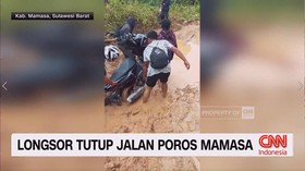 VIDEO: Longsor Tutup Jalan Poros Mamasa