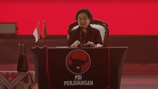 Mega Terisak Beri Pidato di Rakernas PDIP, Pekik Kader Menggema