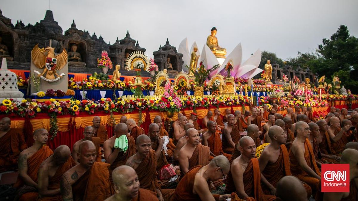 Apa yang Dilakukan Umat Buddha saat Waisak?