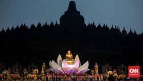 Pemugaran puncak Candi Borobudur resmi dimulai setelah 115 tahun. Kementerian Kebudayaan menggunakan teknologi laser untuk konservasi Mahastupa.