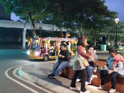 Cuti Bersama Hari Raya Waisak, Warga Pilih Liburan ke TMII Bareng Keluarga