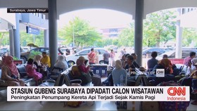 VIDEO: Stasiun Gubeng Surabaya Dipadati Calon Wisatawan