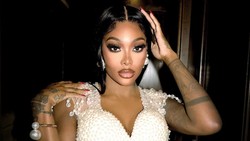 Lirik Lagu Session 32 - Summer Walker