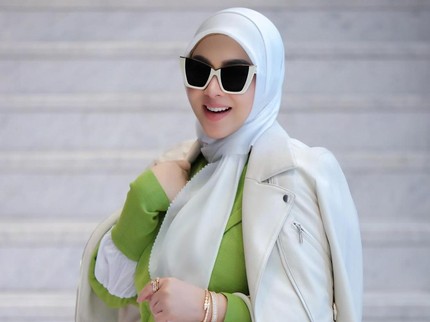 Throwback 7 Potret Gaya Syahrini dengan Outer, Ternyata Sembunyikan Baby Bump