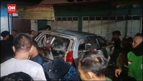 VIDEO: Rombongan Pengantar Jemaah Haji Kecelakaan. Belasan Orang Luka