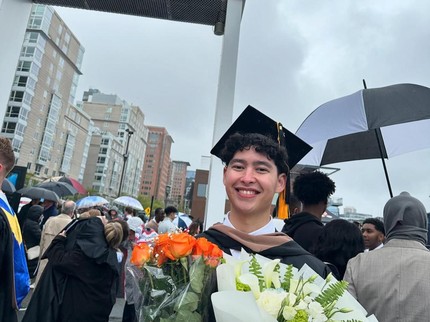 7 Potret Alvy Xavier, Putra Bungsu Susi Pudjiastuti yang Baru Lulus Kuliah di Amerika