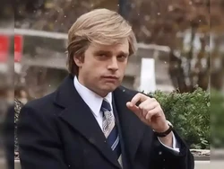 Sebastian Stan Sebut Donald Trump 100 Kali Nonton The Apprentice