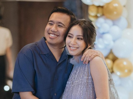 7 Potret Syukuran 7 Bulanan Kehamilan Pertama Clairine Clay dan Joshua Suherman