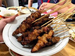 Maknyus! Sate Babi dan Babi Panggang Terenak di Tangerang Ada di Sini!