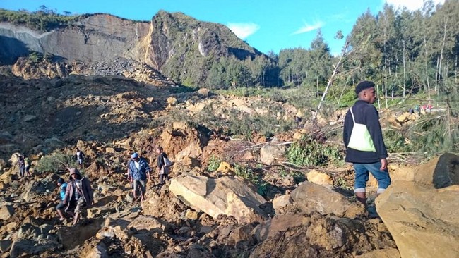 Bencana Longsor Melanda Papua Nugini, Ribuan Orang Masih Hilang di Bawah Tumpukan Tanah