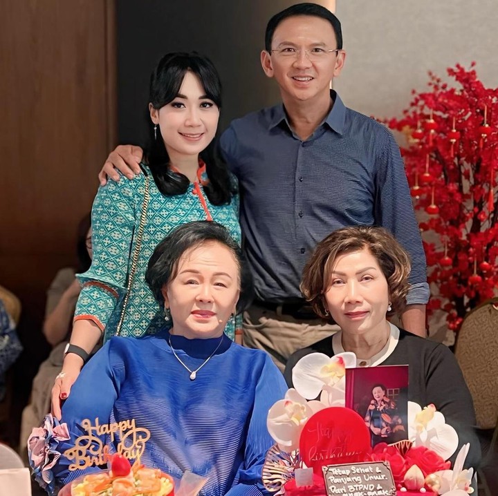 <p>Sejak menikah dengan Ahok pada 2019, Puput Nastiti Devi kerap menghabiskan waktu bersama sang Bunda mertua. Tak terkecuali di momen ulang tahun ibunda Ahok, nih. (Foto: Instagram @btpnd)</p>