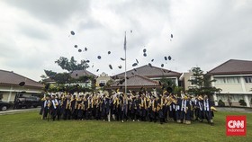 FOTO: 3 Lulusan SMA CT Arsa Foundation Dapat Beasiswa ke Luar Negeri