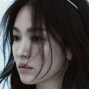 Elegan Banget, Simak Penampilan Song Hye Kyo di Pemotretan Harper's Bazaar Korea x Chaumet