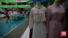 FOTO: Pasar Grogol Jadi Spot Kumpul Favorit Pecinta Tenis Meja Jakarta