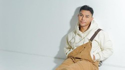 Lirik Lagu Mahir Memberi Luka - Fabio Asher