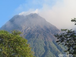 Viral Sekelompok Orang Mendaki Merapi Saat Status Siaga, Ini Kata TNGM