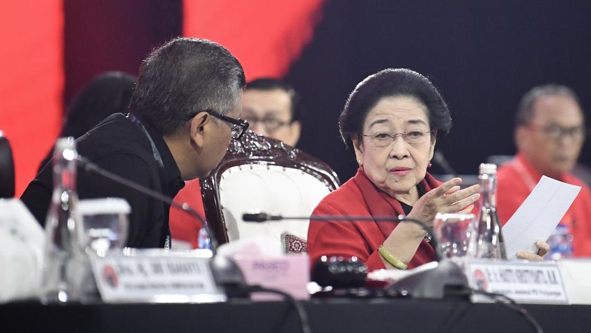 Hasto-Prananda Kawal Megawati Tiba di Arena HUT PDIP
