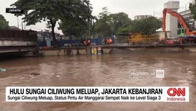 VIDEO: Hulu Sungai Ciliwung Meluap, Jakarta Kebanjiran
