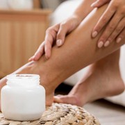 6 Rekomendasi Foot Scrub untuk Dapatkan Kaki Bersih dan Halus, Ada yang di Bawah Rp30 Ribu!
