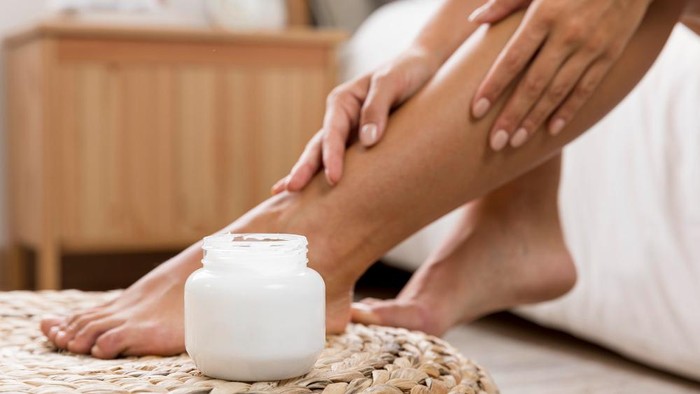 6 Rekomendasi Foot Scrub untuk Dapatkan Kaki Bersih dan Halus, Ada yang di Bawah Rp30 Ribu!