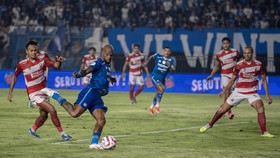 Persib Menyongsong Enigma Tak Ada Keajaiban di Pulau Madura