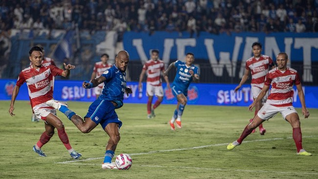 Rahasia yang Tersembunyi: Perjuangan Berat Persib di Pulau Madura yang Sulit