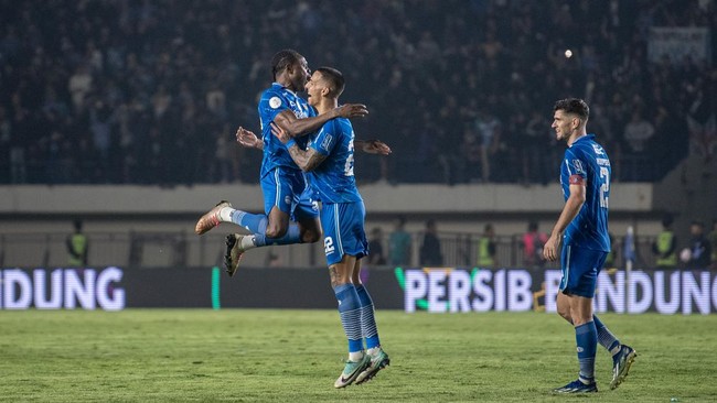 Peringatan Keras Hodak: Persib Jangan Terlena Jelang Pertandingan Final