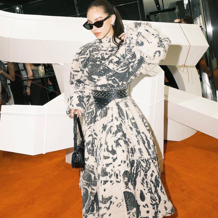 <p>Banyak netizen yang memuji kecantikan Karraminah, Bunda. Tidak sedikit pula yang menyebut dirinya sangat <em>stunning</em>. (Foto: Instagram: @_karraminah_)</p>
