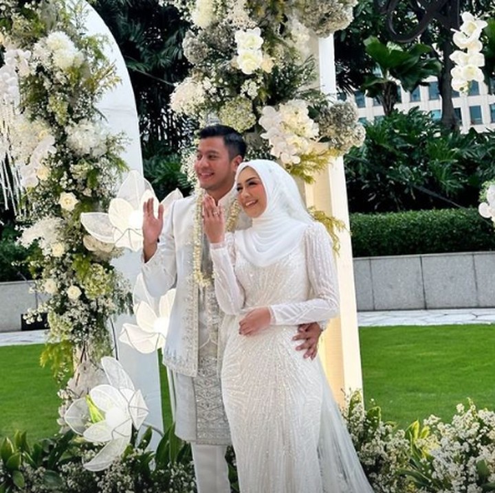 <p>Menurut MUA sekaligus desainer Melody Prima, Ayu Wulans, persiapan menikah yang dilakukan oleh Melody Prima hanya satu bulan. Ia bahkan baru melakukan booking makeup pada H-10 acara. (Foto: Instagram: @melodyprima)</p>