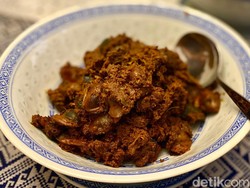 4 Rendang Seafood Khas Pesisir Selatan Sumbar, Lokan hingga Udang Rebon