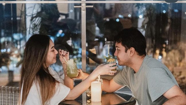 Rahasia Rumah Tangga Adem Rizky Alatas dan Adzana Bing Slamet