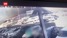 VIDEO: Detik-detik Serangan Rusia di Toko Elektronik Ukraina