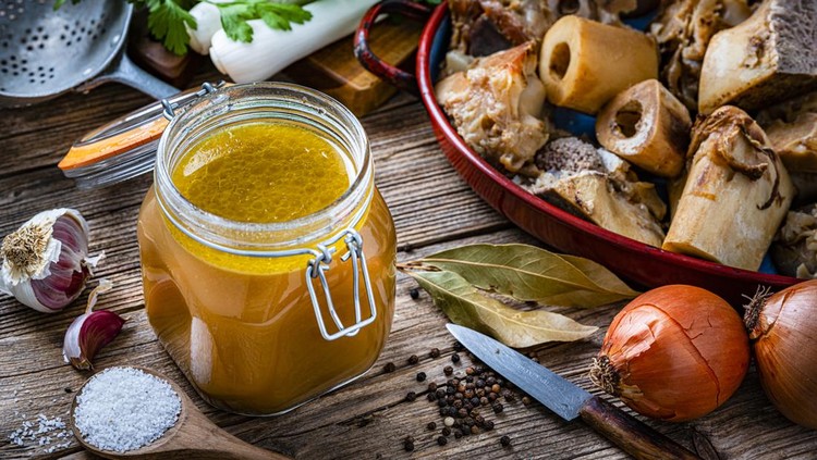 5 Manfaat Bone Broth atau Kaldu Tulang Sapi untuk MPASI Anak 5 Manfaat Bone Broth atau Kaldu Tulang Sapi untuk MPASI Anak