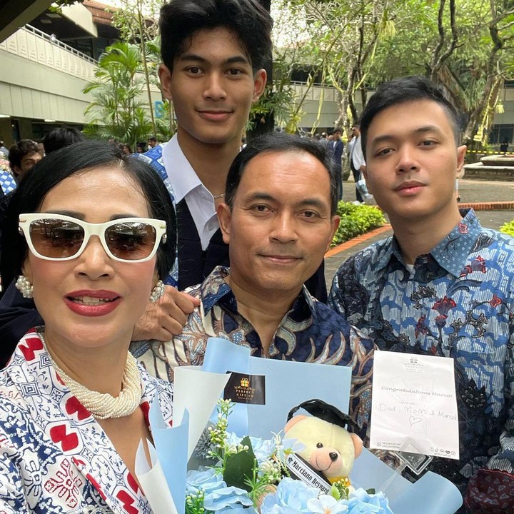 <p>Marciano Nicholas Jatmiko atau yang akrab disapa Marco ini lahir pada tahun 2006. Ia pun menempuh pendidikan tingkat SMA di Jakarta Intercultural School. (Foto: Instagram: @dps_diahpermatasari)</p>