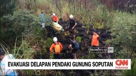 VIDEO: Evakuasi Delapan Pendaki Gunung Soputan