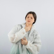 Kamu Sakit Tenggorokan? Lakukan 7 Cara Alami Ini untuk Mengatasinya