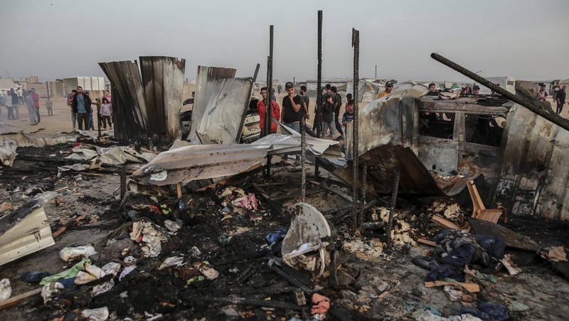 Penampakan 'Neraka' di Rafah, Hancur Lebur-Terbakar Dibombardir Israel