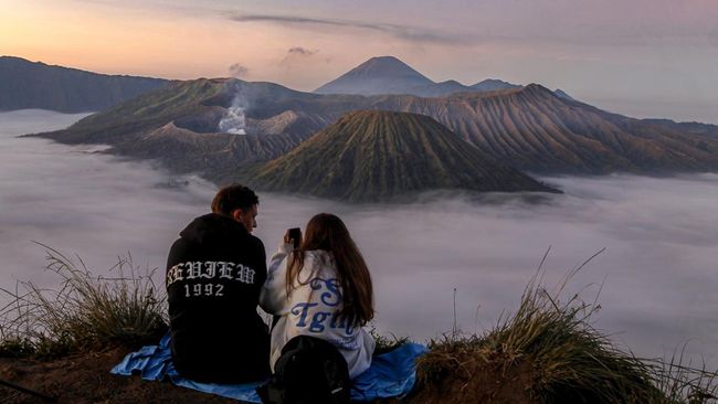 TNBTS telah mengimbau wisatawan untuk melakukan pembelian tiket akses masuk ke kawasan Gunung Bromo secara daring, guna meminimalkan antrean.