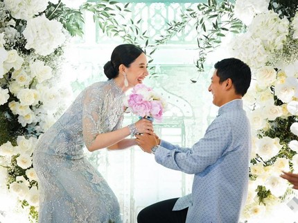 5 Potret Pembalap Rio Haryanto Tunangan, Bakal Jadi Keponakan Sandiaga Uno