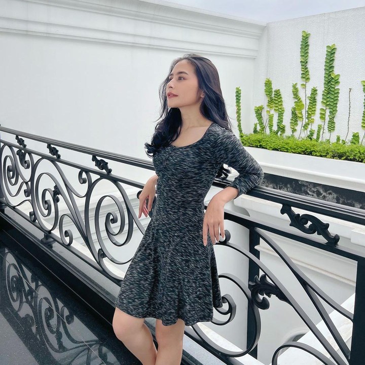 <p>Tak butuh waktu lama, postingan tersebut langsung dibanjiri komentar netizen. Banyak dari mereka yang menyebut Prilly terlihat semakin cantik dengan tubuh langsingnya, Bunda. (Foto: Instagram@prillylatuconsia96)</p>