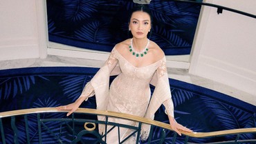 img-title Diduga Pernah Nikah dengan Brian Armstrong, Foto Raline Shah Pakai Gaun Pengantin Disorot