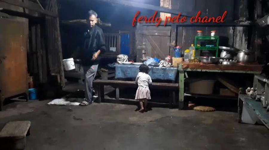 Rumah Betrand Peto di Kampung