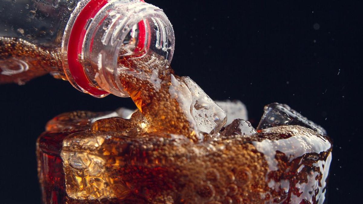 Apa yang Terjadi Pada Tubuh Jika Minum Soda Setiap Hari?